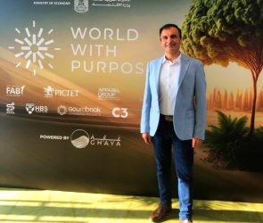 Dr-Farhad-Reyazat-world-with-Purpose-better-world